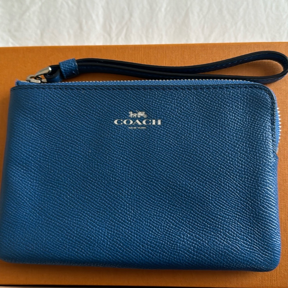 Coach Corner zip Wristlet